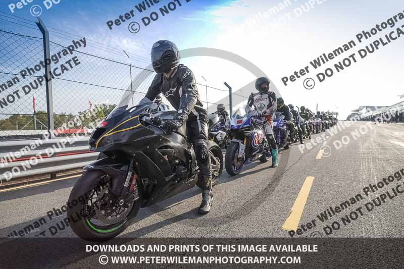 donington no limits trackday;donington park photographs;donington trackday photographs;no limits trackdays;peter wileman photography;trackday digital images;trackday photos